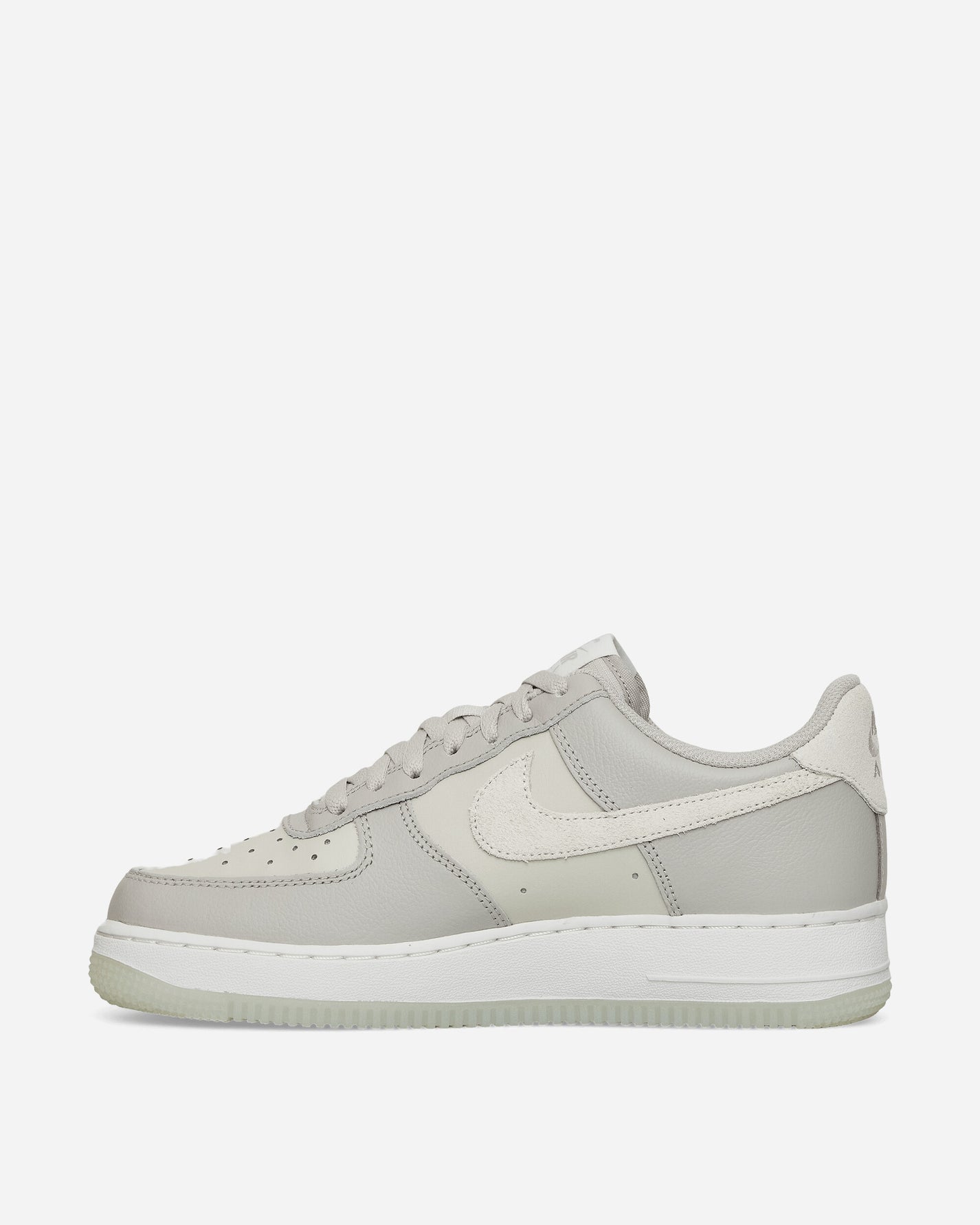 Nike Air Force 1 '07 Lv8 Light Bone/Summit White Sneakers Low FN5832-001