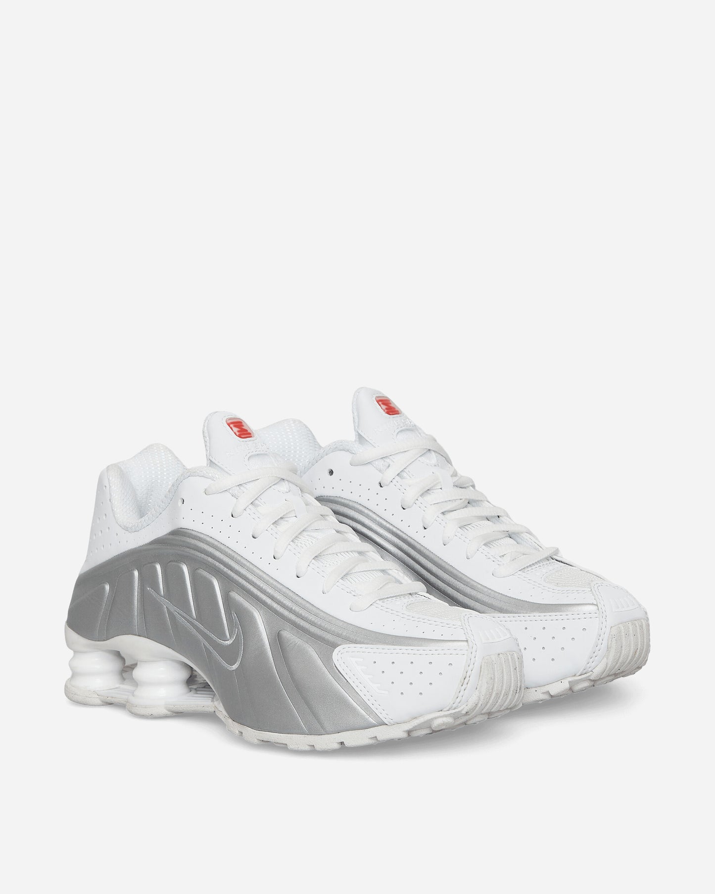 Nike Wmns Nike Shox R4 White/Metallic Silver Sneakers Mid AR3565-101