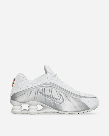 Nike Wmns Nike Shox R4 White/Metallic Silver Sneakers Mid AR3565-101