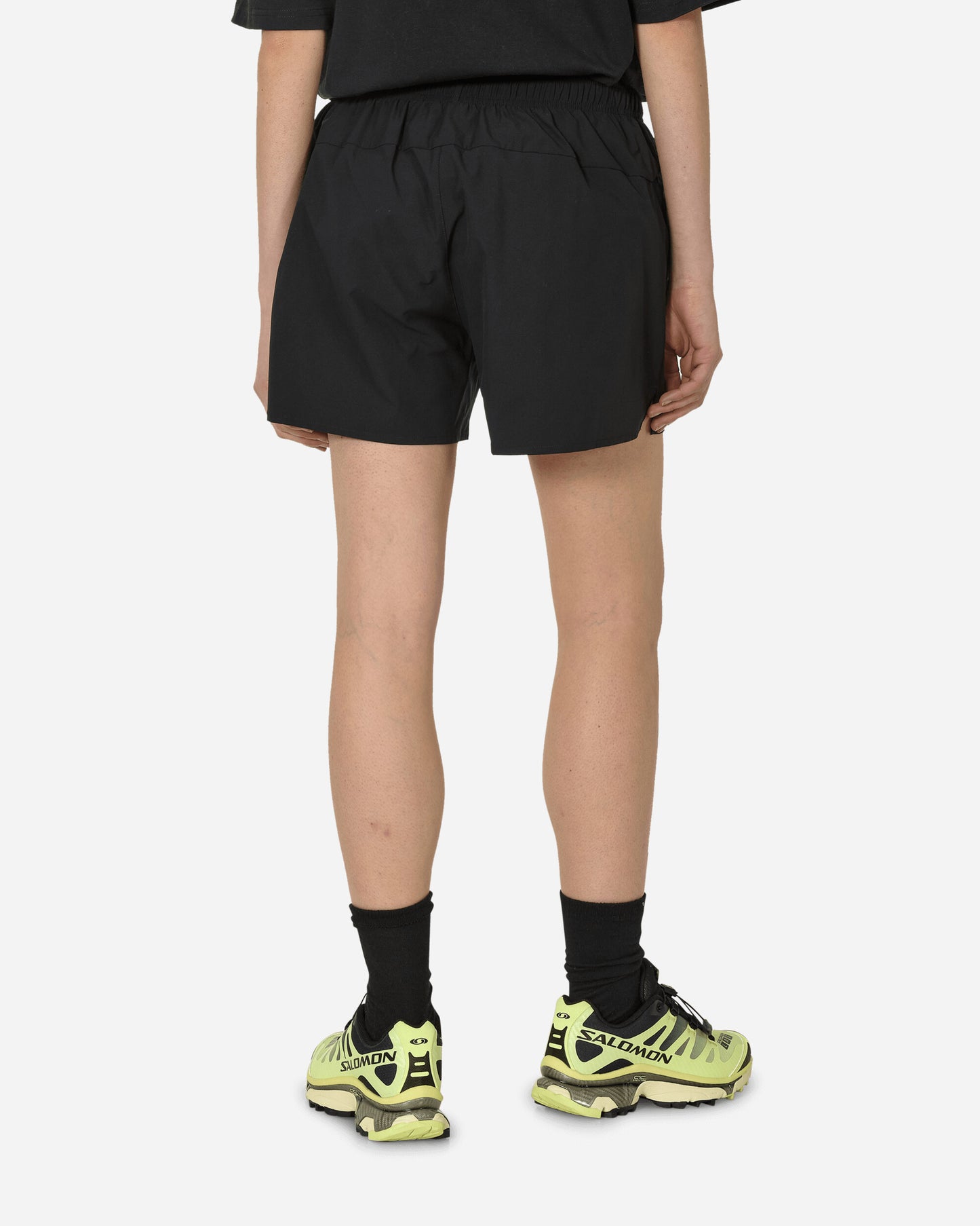 On Wmns Essential Shorts Black Shorts Short 1WE11830553 001