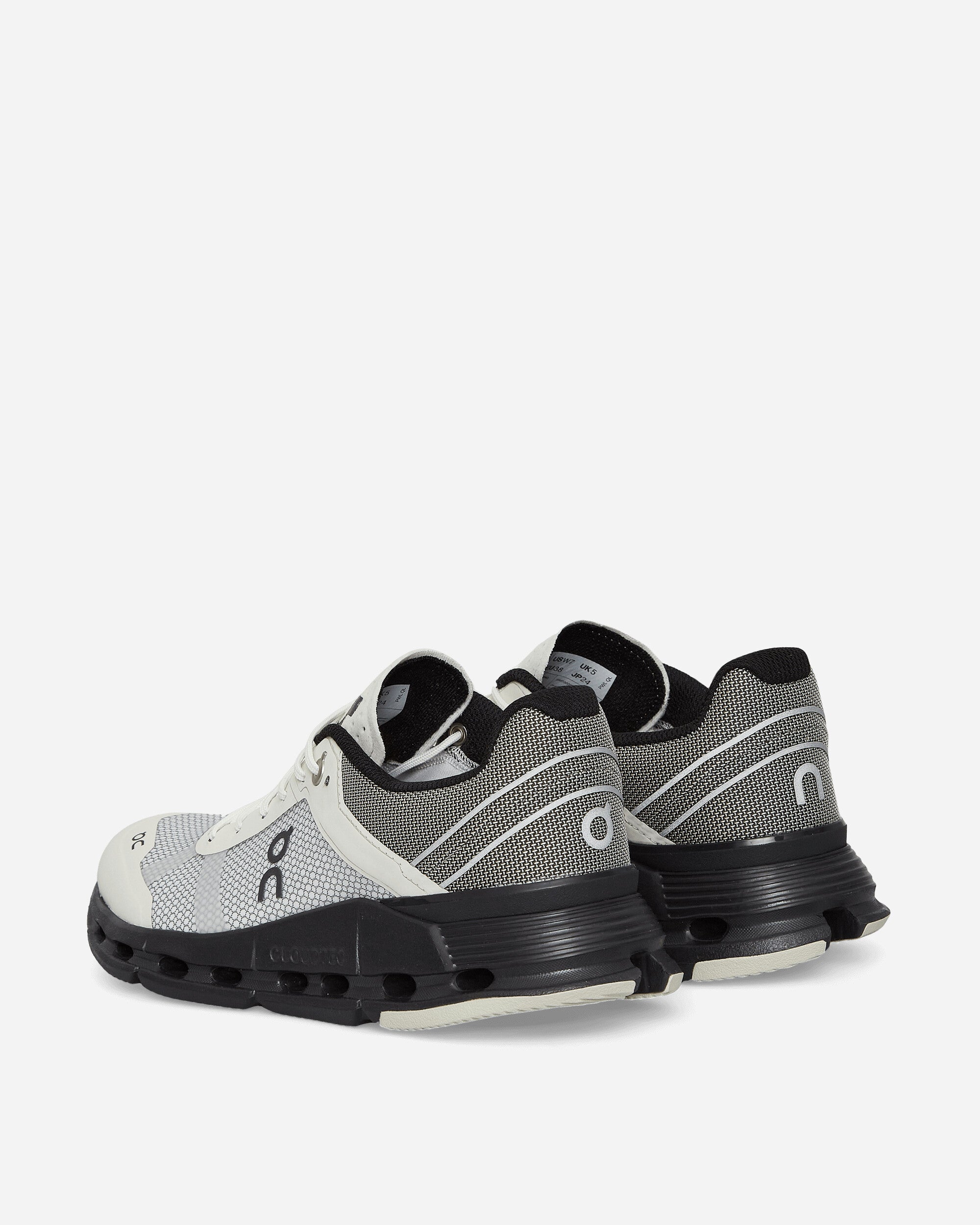 On Wmns Cloudnova Z5 Rush Wmns Pearl/Black Sneakers Low 3WD30292325 001