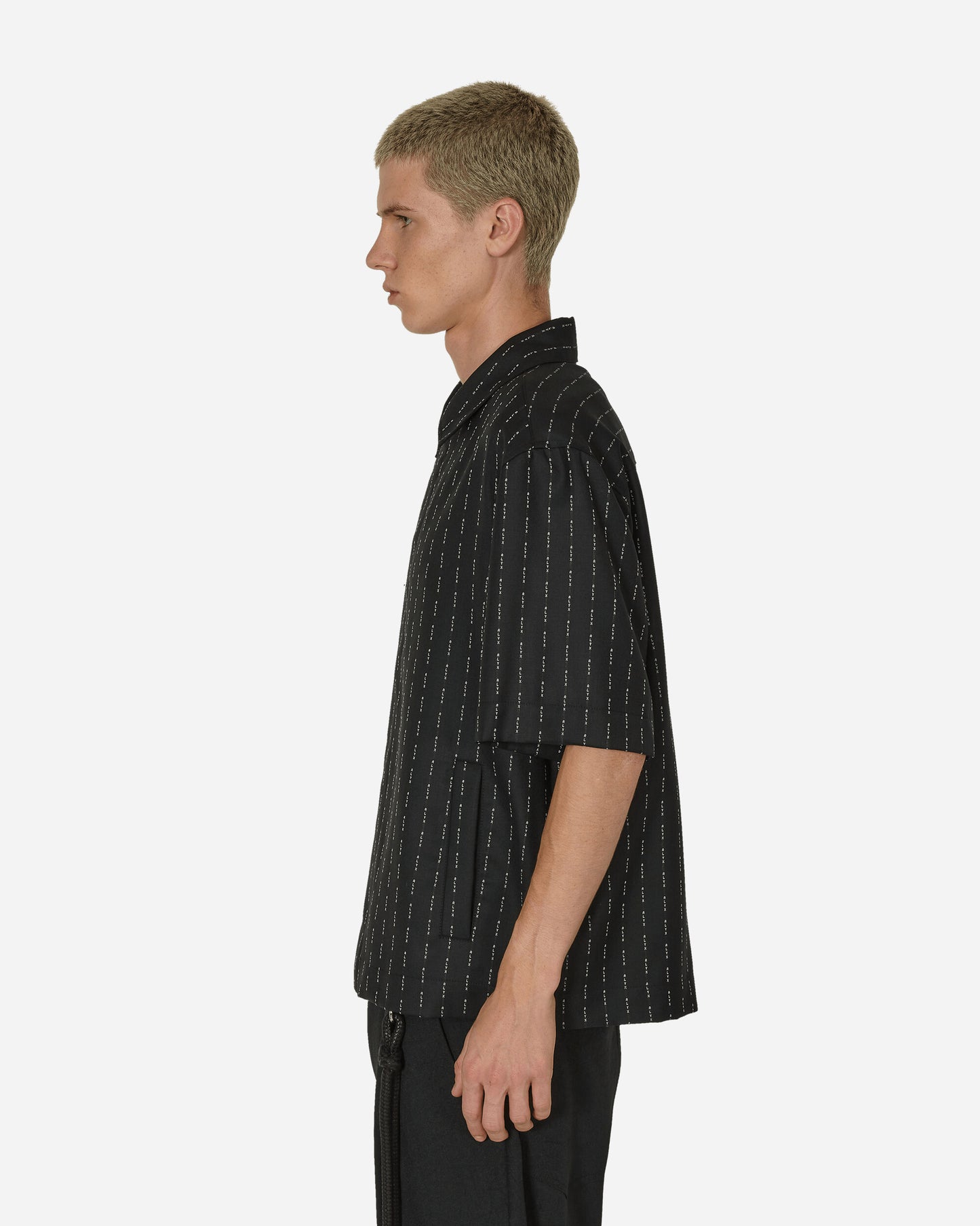 1017 ALYX 9SM Pinstripe S/S Shirt Black/White Shirts Shortsleeve Shirt AAMSH0189FA06 MTY0001