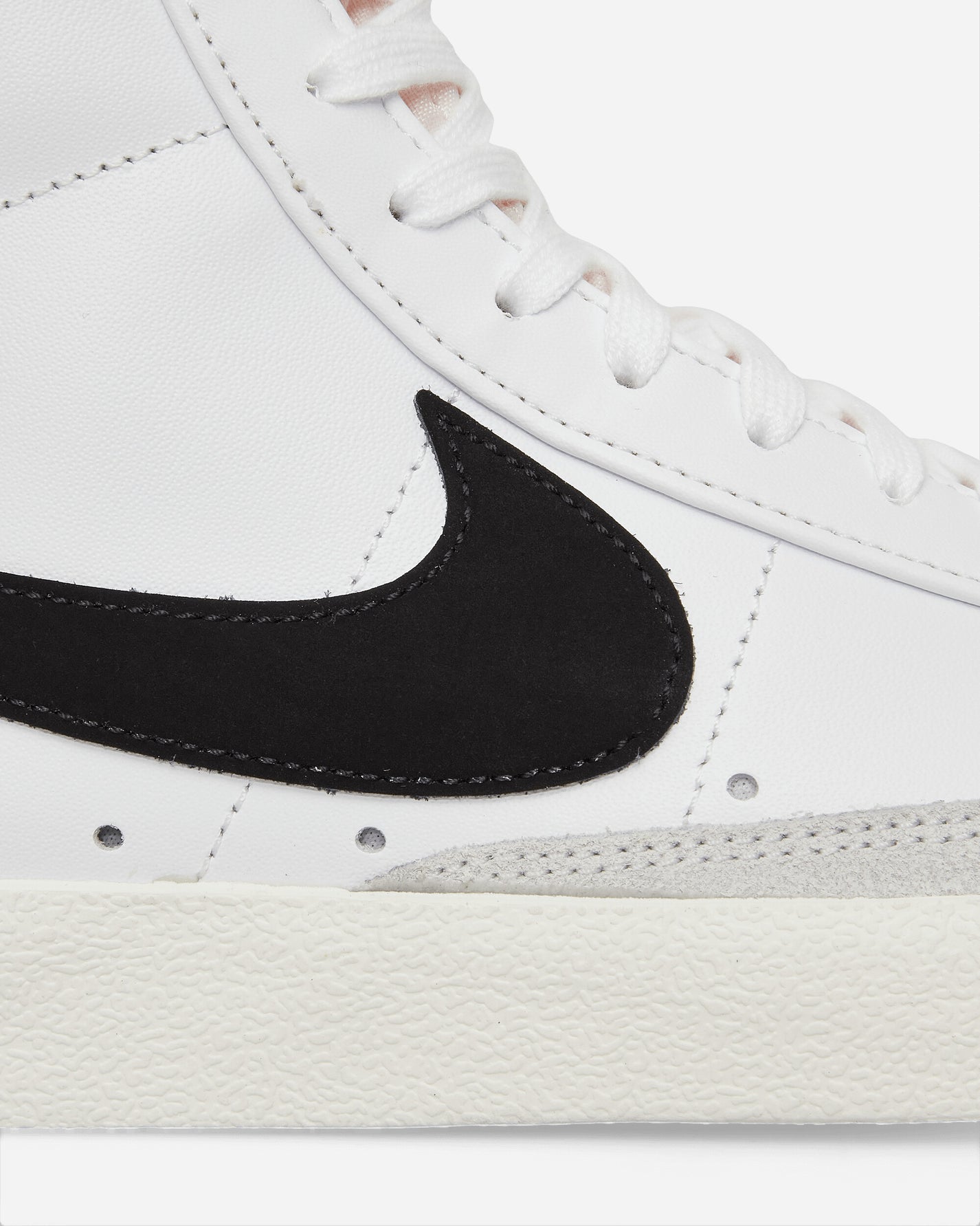 Nike Wmns Blazer Mid '77 White/Black/Sail Sneakers Mid CZ1055-100